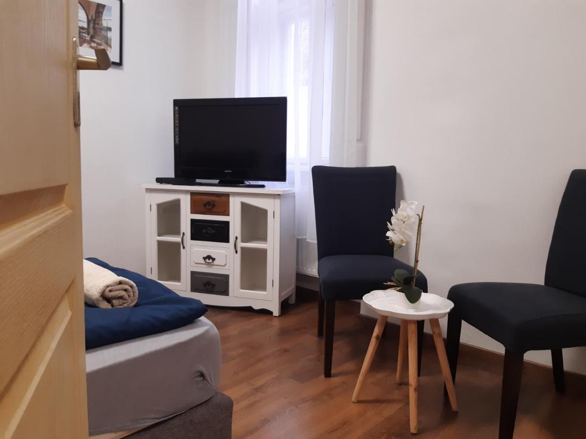 Varalja Apartman ตาตา ภายนอก รูปภาพ