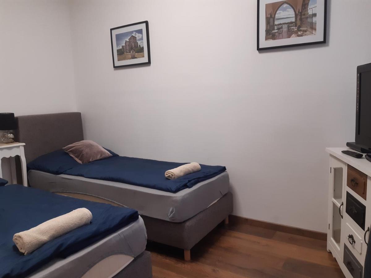 Varalja Apartman ตาตา ภายนอก รูปภาพ