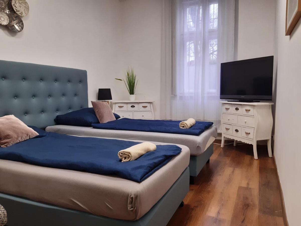 Varalja Apartman ตาตา ภายนอก รูปภาพ