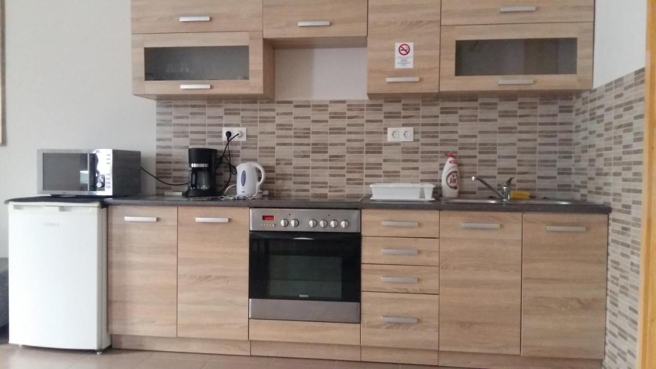Varalja Apartman ตาตา ภายนอก รูปภาพ